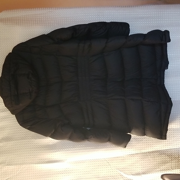 L.L. Bean Black Puffer Jacket - Picture 2 of 12